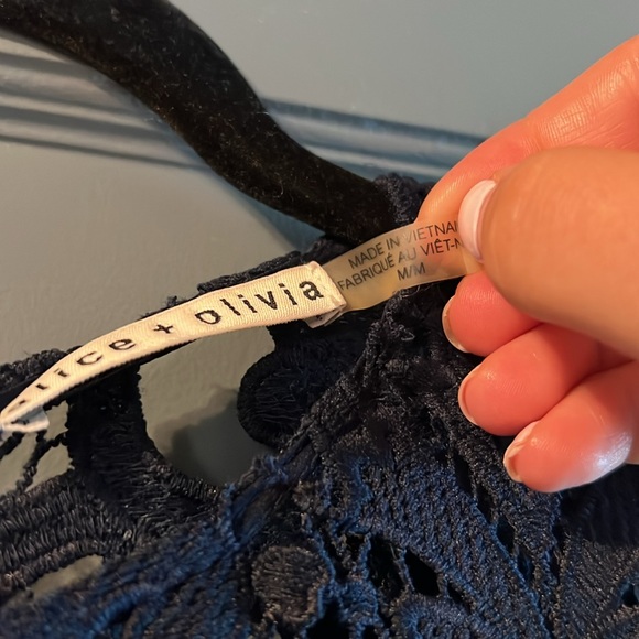 Alice & Olivia Tunic Top - Picture 4 of 7